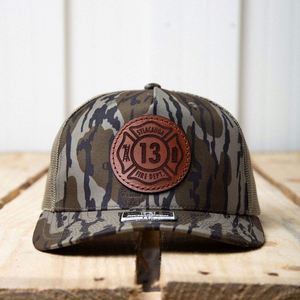 Custom Mens 6 Panel Camo Cuero Patch Logo Gorras de malla Snap Back Richardson 112 Trucker Cap Hat - Product Image 1