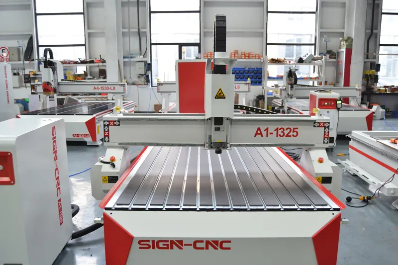 डिजाइन में नवीन SIGN A2-1325/1530/2030/2040 6KW एयर कूलिंग स्पिंडल के साथ फर्नीचर कैबिनेट बनाने के लिए उत्कीर्णन मशीनरी