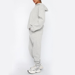 Sudadera con Capucha Extra Grande para Mujer con Logotipo Personalizado, Conjunto Deportivo de 2 Piezas con Pantalones y Estampado Puff, Tejido de Felpa Cálido de Algodón y Poliéster - Product Image 3