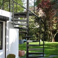 Escalier en colimaçon extérieur moderne, conçu sur mesure pour les applications d'escaliers extérieurs architecturaux