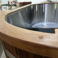 Baignoire traditionnelle en bois au design moderne Baignoire plongeante en acier inoxydable pour la thérapie par le froid en extérieur Utilisation au spa
