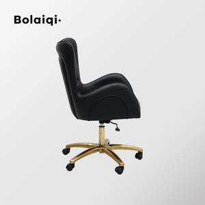 Bolaiqi Chaise de manucure de direction au design moderne pour les techniciens des ongles Roues réglables pivotantes confortables en métal doré - Product Image 2