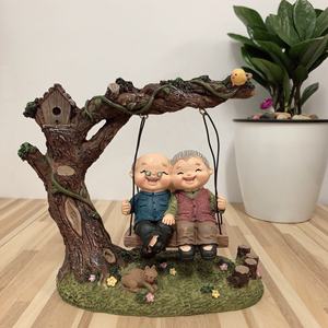 Couple de personnes âgées résine artisanat heureux vieil homme vieille dame <span class=keywords><strong>mariage</strong></span> décor <span class=keywords><strong>mariage</strong></span> Souvenir cadeau 13.5x9.5x11.5cm maison bureau décoration - Product Image 1