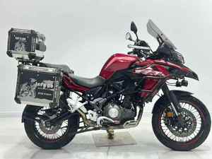 Motocicleta de Aventura Usada TRK502X de 500cc, Motor Bicilíndrico en Paralelo Refrigerado por Aire, Alto Torque, de Gasolina - Product Image 2