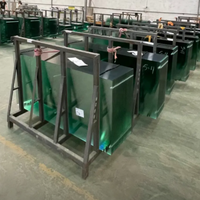 Grand stock de verre trempé sans cadre XinHong, verre trempé sur mesure à bords biseautés pour la rénovation de la salle de bain à domicile