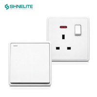Conception de cadre de galvanoplastie 1/2/3/4 Gang 1/2 Way UK Standard Switch Socket Plastic Big Button Factory Price Commutateurs Sockets