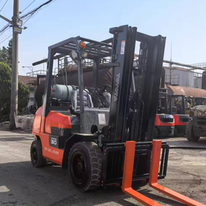 Chariot élévateur mini d'occasion japonais d'origine, diesel/essence, T-O-Y-O-T-A TCM MITSUBISHI 2.5/3/5/7/10/15/16/25/30 tonnes, pour port et entrepôt. - Product Image 1