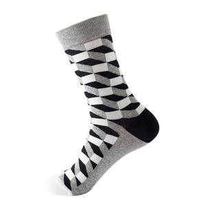 OEM/ODM <span class=keywords><strong>Chaussettes</strong></span> en coton de conception originale multicolore à carreaux à rayures diamantées à bas prix <span class=keywords><strong>Chaussettes</strong></span> unisexes en coton doux <span class=keywords><strong>Chaussettes</strong></span> tricotées décontractées - Product Image 1