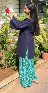 Ropa Étnica Tradicional India al por Mayor, Conjunto de 2 Piezas de Shorts Formales en Azul Marino y Verde Sólido, Ropa de Fiesta para Mujer al por Mayor - Product Image 2