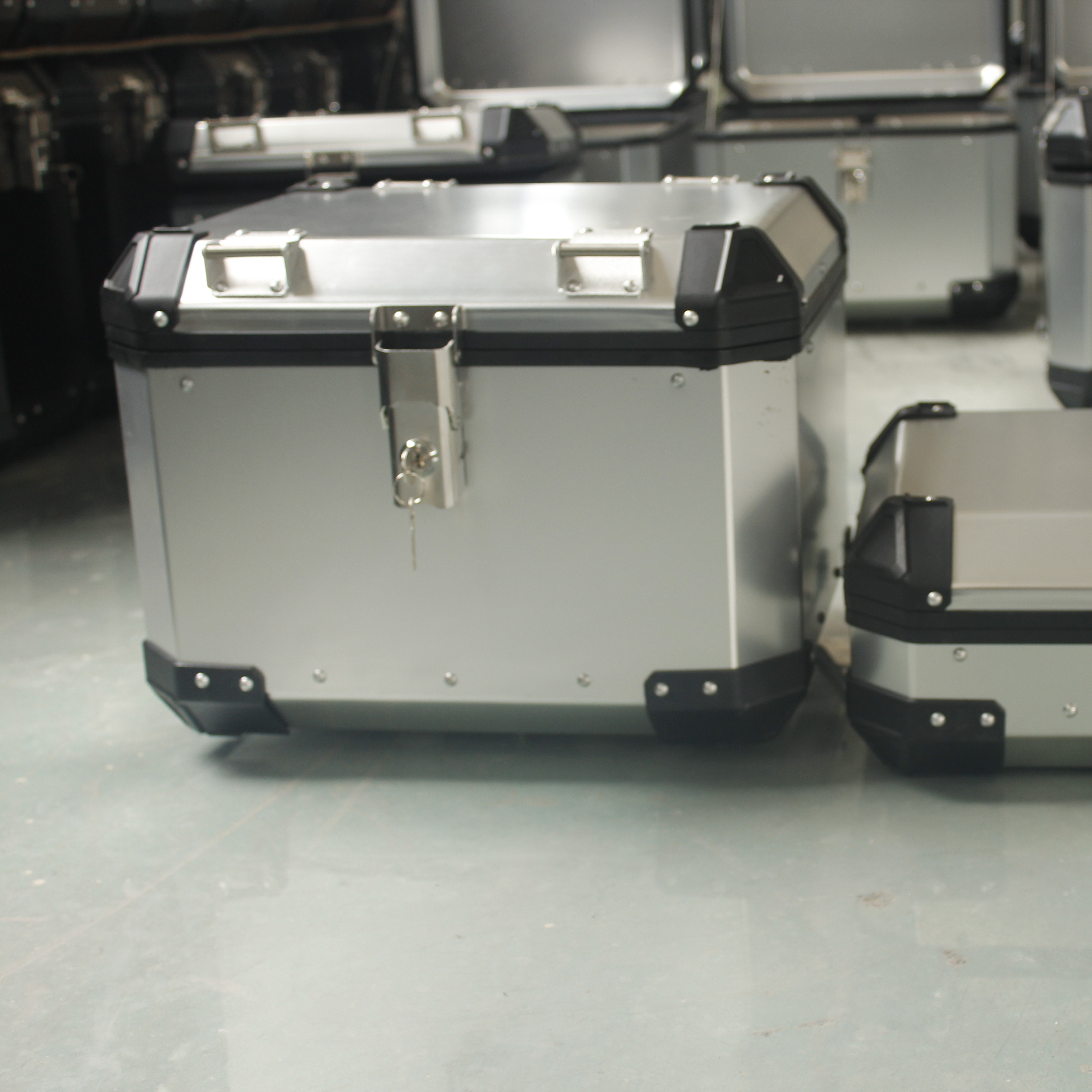 Отличное качество боковая верхняя коробка для мотоциклов Honda Africa twin CRF1000/ADV