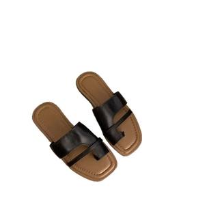 รองเท้าแตะแบบเปิดนิ้วเท้าพื้นหนาสไตล์อเมริกันสำหรับฤดูร้อน  วัสดุที่ใส่สบายสำหรับผู้หญิง  ออกแบบมาเพื่อความสะดวกสบาย - Product Image 1