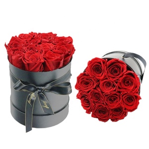 Boîte Ronde Éternelle avec Roses Stabilisées Enchantées pour Célébrations de Remise de Diplôme, de la Saint-Valentin ou de Noël - Product Image 4