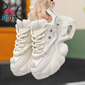 Zapatillas deportivas de estilo coreano, nuevas, versátiles, transpirables, con suela gruesa, con cordones, de otoño, a la moda, para jóvenes, de gran venta, que aumentan la altura. - Product Image 4