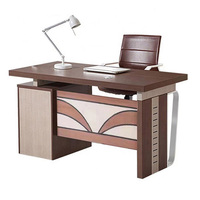 Bureau d'ordinateur simple pour le travail ou l'étude, table de direction en bois moderne, bureau et chaises, mobilier de poste de travail