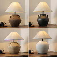 Lampe de table en céramique avec design Art Déco, commande par bouton/interrupteur, pour une ambiance Zen dans les hôtels, les salons et les chambres.