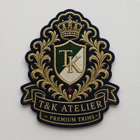 Écusson brodé personnalisé, blason, badge de club, logo à rayures, en satin, avec ourlet surjeté, à coudre ou thermocollant pour veste et chapeau