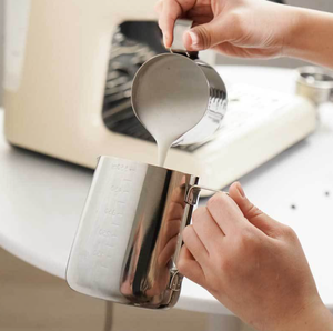 <span class=keywords><strong>Barattolo</strong></span> di latte in acciaio inossidabile misurino graduato tazza di schiuma di latte tazza di latte forniture per caffè - Product Image 4