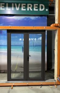 <span class=keywords><strong>Porte</strong></span> à ouverture vers l'extérieur en aluminium à pont brisé de style moderne, <span class=keywords><strong>porte</strong></span> à battants à <span class=keywords><strong>triple</strong></span> <span class=keywords><strong>vitrage</strong></span> à économie <span class=keywords><strong>d</strong></span>'énergie, ouverture vers l'intérieur et vers l'extérieur - Product Image 4