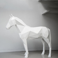 Modèle géométrique de statue de cheval en fibre de verre à vendre