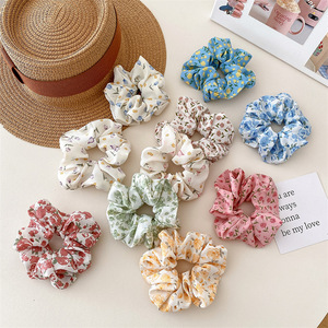 Chouchous floraux tendance en gros pour femmes, accessoires pour cheveux, élastiques pour queue de cheval, chouchous en tissu mignons et doux pour filles - Product Image 1