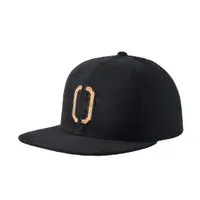 Gorra de Béisbol Negra de Algodón con Visera Plana, Correa Ajustable y Logotipo Bordado, Estilo Dad Hat para Streetwear