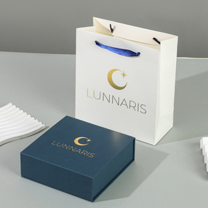 Scatola Magnetica Blu Navy con Chiusura a Ribalta per una Narrativa Visiva Professionale, Ideale per l'Efficiente Scalamento del Branding all'Ingrosso - Set Cofanetto - Product Image 4