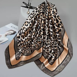 Khăn quàng cổ vuông nhỏ cao cấp dành cho nữ, kiểu mới 90x90, khăn dân tộc khác, dành cho mùa xuân thu, phong cách thời trang cao cấp - Product Image 4