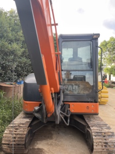 รถขุด HITACHI 55 ขนาด 5.5 ตัน สภาพ 95% ของแท้ พร้อม EPA CE HITACHI 75 รถขุดขนาดเล็กมือสอง hitachi 55 - Product Image 1