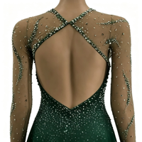 Robe de patinage artistique vert foncé, col en V, manches longues en maille, dos ouvert croisé, jupe courte ornée de strass pour adultes et enfants