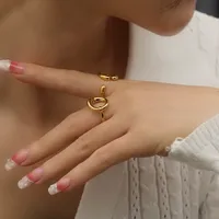 18K Vergoldeter Gedrehter Offener Ring, Polierter Edelstahl, Minimalistischer Schicker Modischer Statement-Fingerring für Frauen