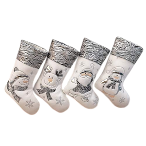 Chaussette de Noël personnalisée en tissu brodé motif forêt, chaussette de Noël blanche avec rennes, pingouins, renards et ours - Product Image 1