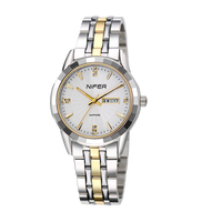 Montre à quartz élégante et polyvalente, boîtier fin, bracelet tendance, design léger et respirant, cadeau idéal pour les amis et les partenaires