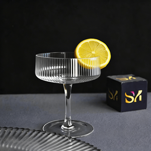 Verre à cocktail coupe en cristal sans plomb, finition claire côtelée, pour Martini, Margarita, mariage, fête, bar - Vente en gros - Product Image 2