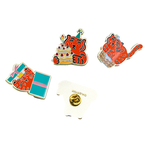 Pin de solapa de tigre de esmalte duro de alta calidad, pin de solapa con palabras de buena suerte, pin de solapa para regalo de cumpleaños, fabricación de pines de solapa - Product Image 3
