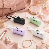 Mini batterie externe 5000 mAh pour usage quotidien, chargeur portable avec câble intégré, batterie externe à branchement direct pour la recharge en déplacement