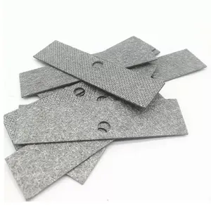Sinterlenmiş dokunmamış Fiber sinterlenmiş Metal keçe paslanmaz çelik kompozit tel örgü filtre sıvı katı ayrımında kullanılır