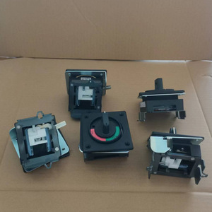 Manija de interruptor de alimentación FANUC para gabinete MATE 2P 220V con indicador rojo y verde - Product Image 2