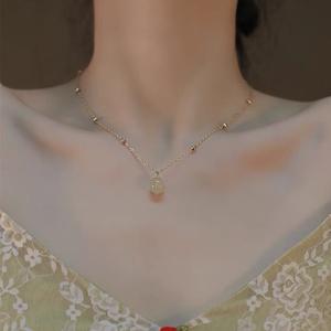 สร้อยคอจี้หยกบลูเจดฮอตัน 8 มม. สำหรับผู้หญิง ดีไซน์ดั้งเดิม พร้อมสายคล้องคอแบบหรูหราเล็กๆ สไตล์เท่ๆ - Product Image 1