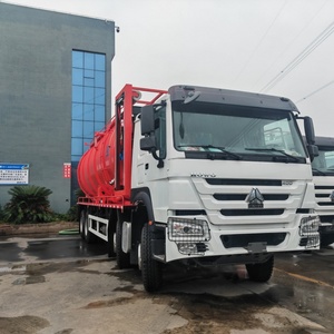 Camión de Succión de Aguas Residuales HOWO Diésel 8x4, Camión Cisterna de Vacío para Fosas Sépticas y Residuos Fecales de 25 CBM en Venta - Product Image 3