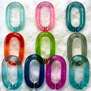 Cadenas de resina personalizables con eslabones grandes y colores claros, eslabones grandes de resina multicolor disponibles por Fashion Craft India. - Product Image 1