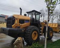 Chargeuse sur pneus frontale 676F 7 tonnes 3,5-6,5 m³ pour carrière avec pièces de rechange, godet à roche et fourche grappin à bois (compatible 655D, 660D)