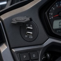 Modificación de motocicleta de coche con Interruptor táctil 3,1 cargador de coche teléfono móvil iPad Dispositivo de coche carga Usb tomar enchufe eléctrico