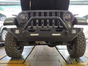 Parachoques delantero de acero para coche todoterreno, barras de toro para <span class=keywords><strong>Jeep</strong></span> Wrangler, 4x4 - Product Image 3