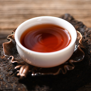 Thé Pu'er Ripe du Yunnan 2014 en brique 250g, Thé Puerh Cuit Vieilli en Galette, Amincissant, Détoxifiant, Perte de Poids, Ventre Plat, OEM/ODM Marque Privée - Product Image 4