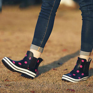 OEM yetişkin yağmur çizmeleri bayanlar kısa çizmeler bahar ve yaz kaymaz su geçirmez ayakkabı kore düşük üst galoş özelleştirilmiş - Product Image 1