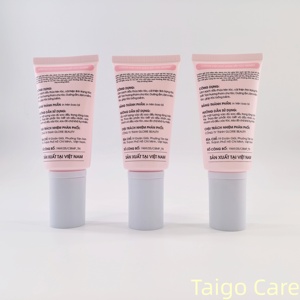 Contenants cosmétiques écologiques de 50 ml, tubes en plastique rose vides avec bouchon pompe finition mate pour tube de lotion - Product Image 2