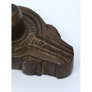 Petite statue en laiton Shiva Lingam de 2 pouces Sculpture élégante du symbole sacré de Shiva - Product Image 1