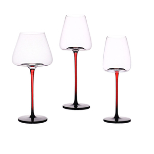 <span class=keywords><strong>Verre</strong></span> <span class=keywords><strong>à</strong></span> <span class=keywords><strong>vin</strong></span> rouge soufflé <span class=keywords><strong>à</strong></span> la main avec <span class=keywords><strong>pied</strong></span> noir Fourniture en vrac de tige rouge de couleur de pulvérisation de cristal élégant pour <span class=keywords><strong>verre</strong></span> <span class=keywords><strong>à</strong></span> champagne avec De Unique - Product Image 1