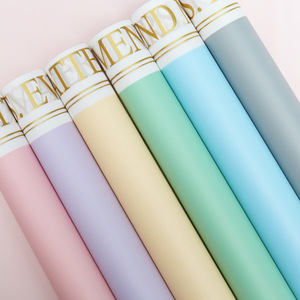 Pellicola di plastica Fiore di Carta Da Imballaggio <span class=keywords><strong>con</strong></span> Golden <span class=keywords><strong>Lettera</strong></span> Stampata per il Confezionamento di Bouquet di <span class=keywords><strong>Fiori</strong></span> - Product Image 4