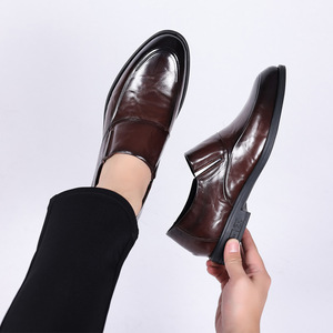 Chaussures habillées en cuir véritable pour hommes, à enfiler, bout pointu, souples, pour mariage, affaires, automne, noir uni, tenue formelle - Product Image 4